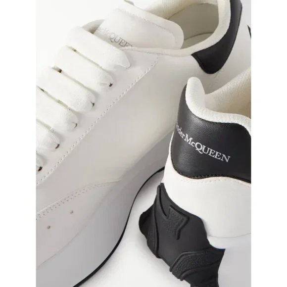 Alexander McQueen Sprint Runner Sneakers in White & Black 38 New with Box Womens - Picture 3 of 16